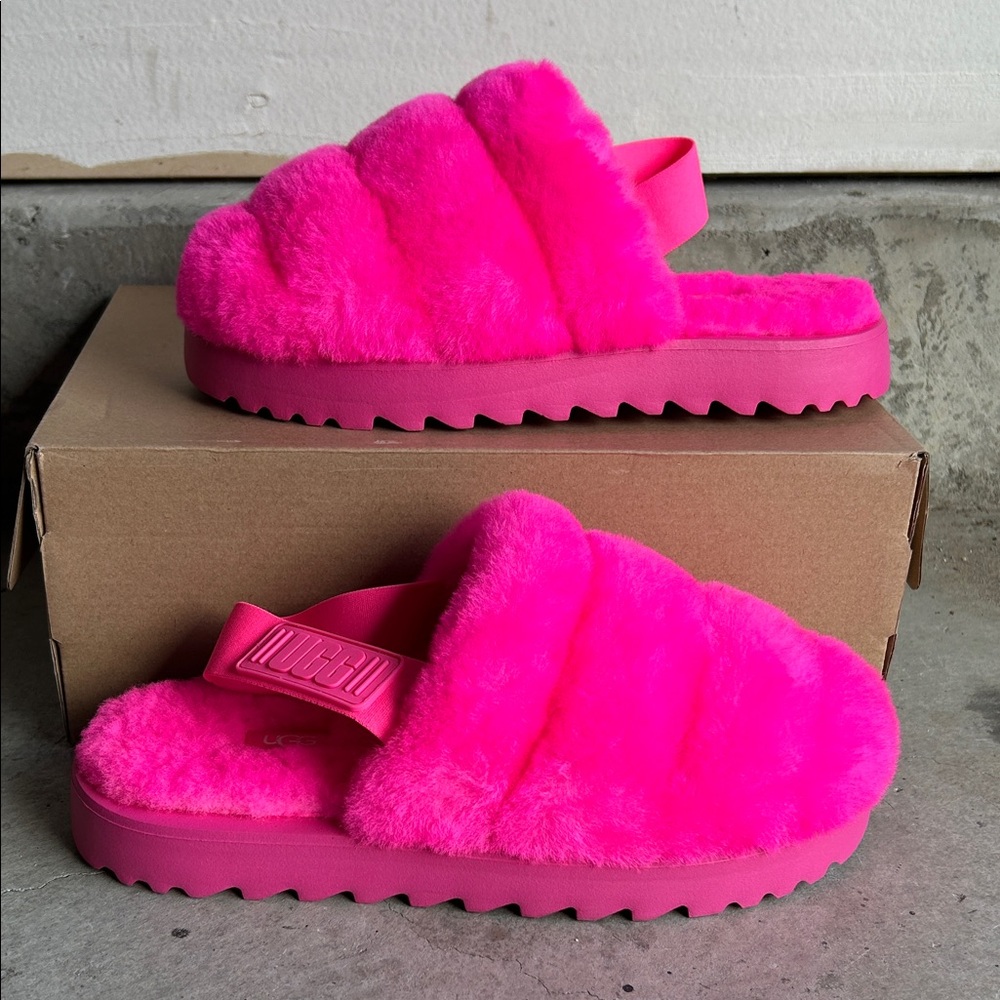 UGG Super Fluff Womens Slippers Pink Size 8 Nwt